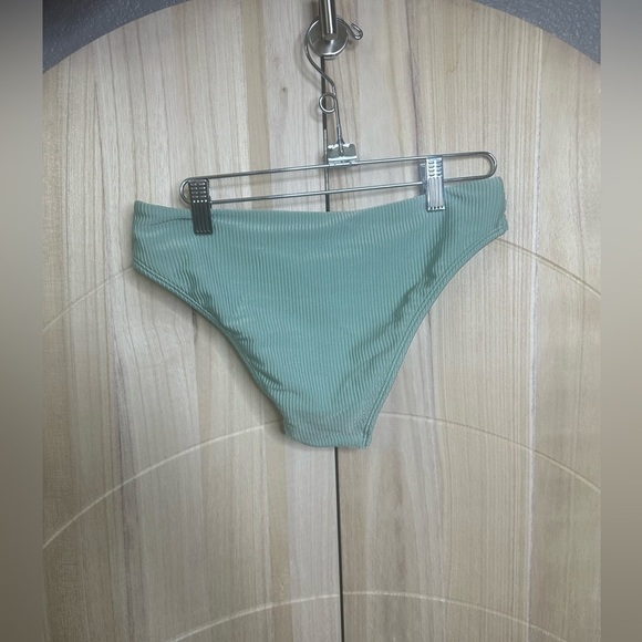 Kendall & Kylie green bikini bottom size small - Picture 4 of 5